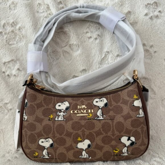Coach X Peanuts Teri Shoulder Bag In Signature Canvas With Snoopy Print - Picture 1 of 5